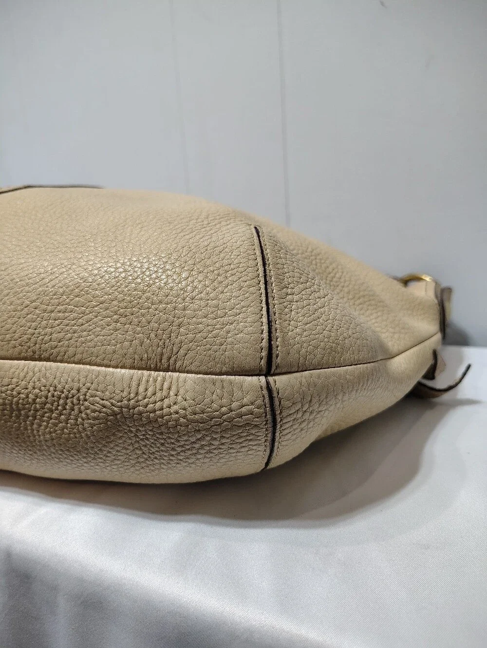 Coach Soho Hobo Bag 11839 Beige Cream Pebbled Leather Buckle Shoulder Tote‎